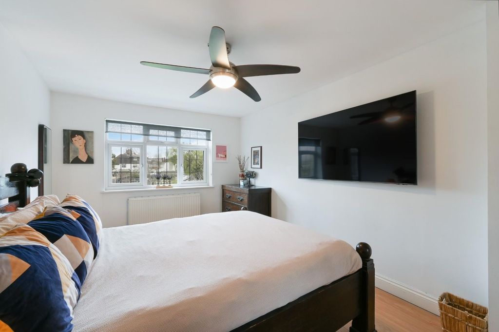 Additional image 15 of 6 bed semi-detached house for saleOaks Avenue, Worcester Park KT4
