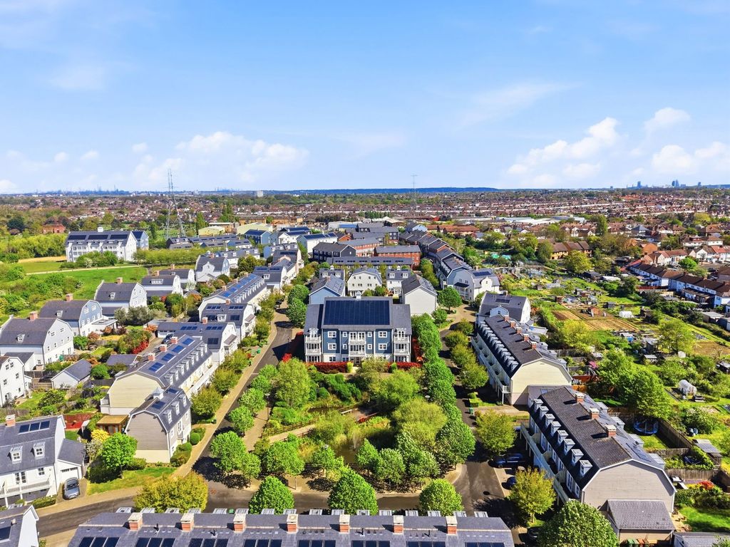 Additional image 6 of 2 bed flat for saleWestmount Close, Worcester Park KT4