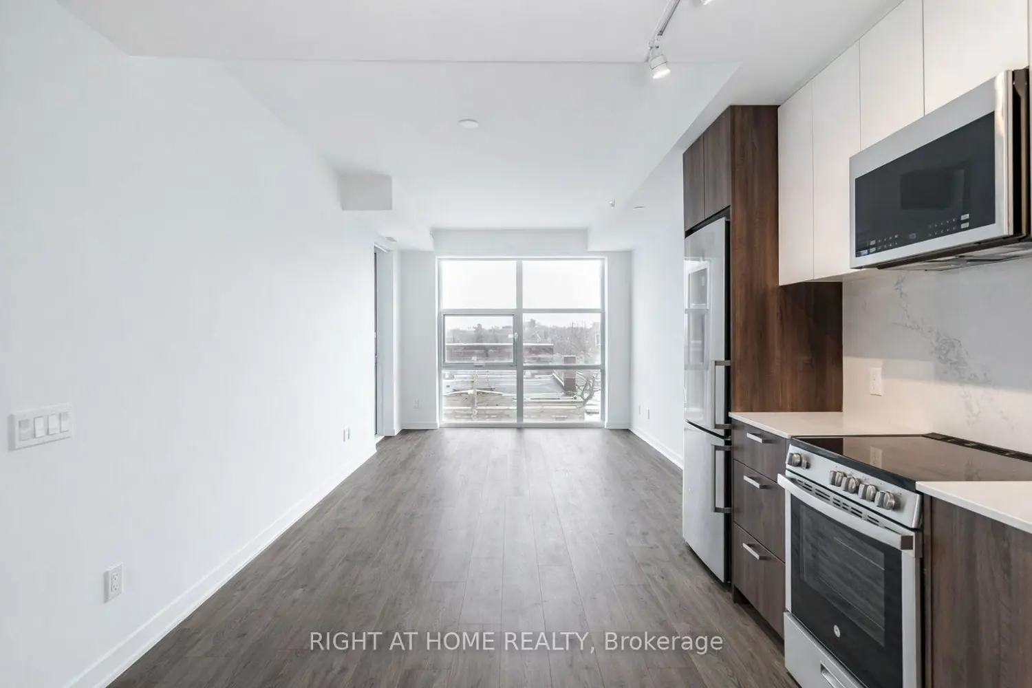 Additional image 9 of 1787 St Clair Avenue 418