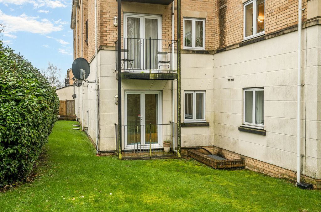Additional image 11 of 2 bed flat for saleThe Dell, Southampton, Hampshire SO15