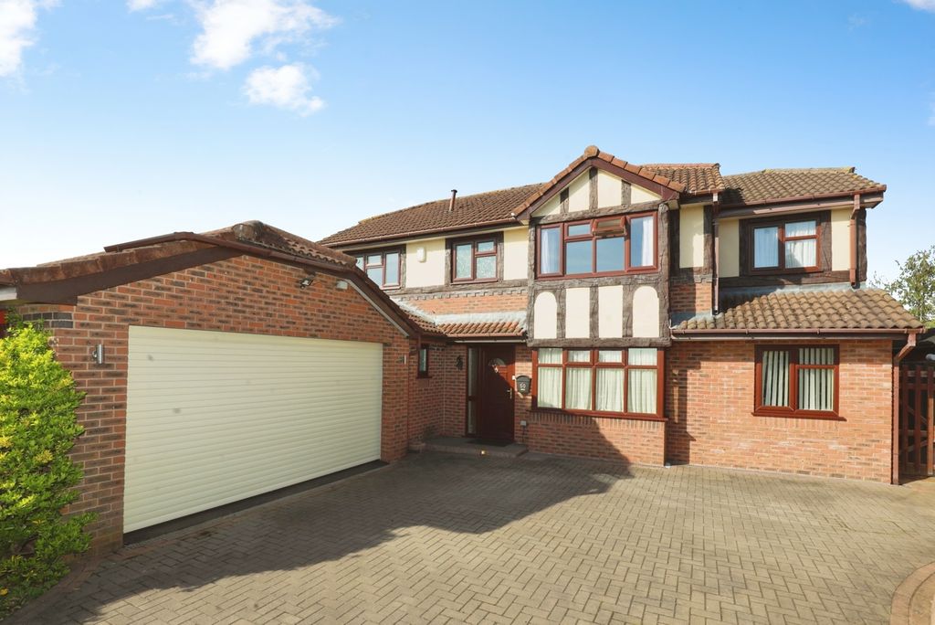 4 bed detached house for saleMoors Lane, Winsford, Cheshire CW7