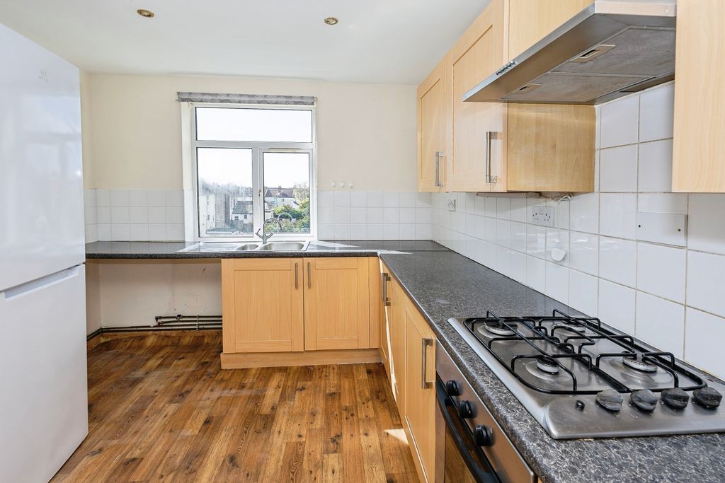 Additional image 5 of 2 bed flat for saleHighland Road, Southsea PO4