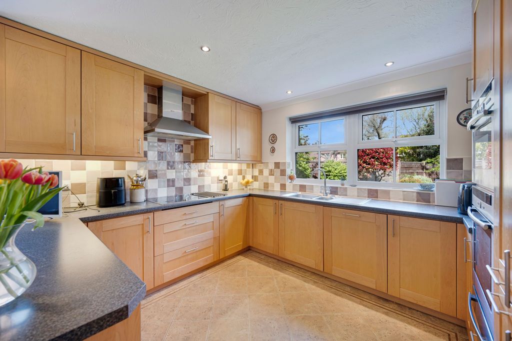 Additional image 13 of 5 bed detached house for saleYork Crescent, Wilmslow SK9