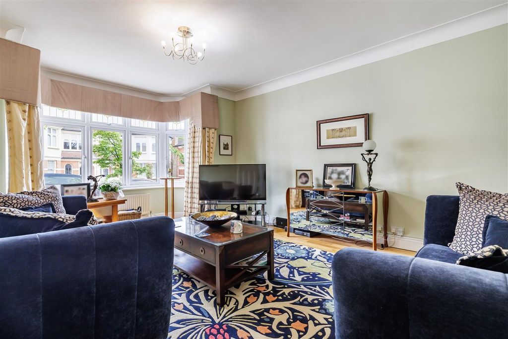 Additional image 2 of 5 bed semi-detached house for saleQueens Avenue, Woodford Green IG8
