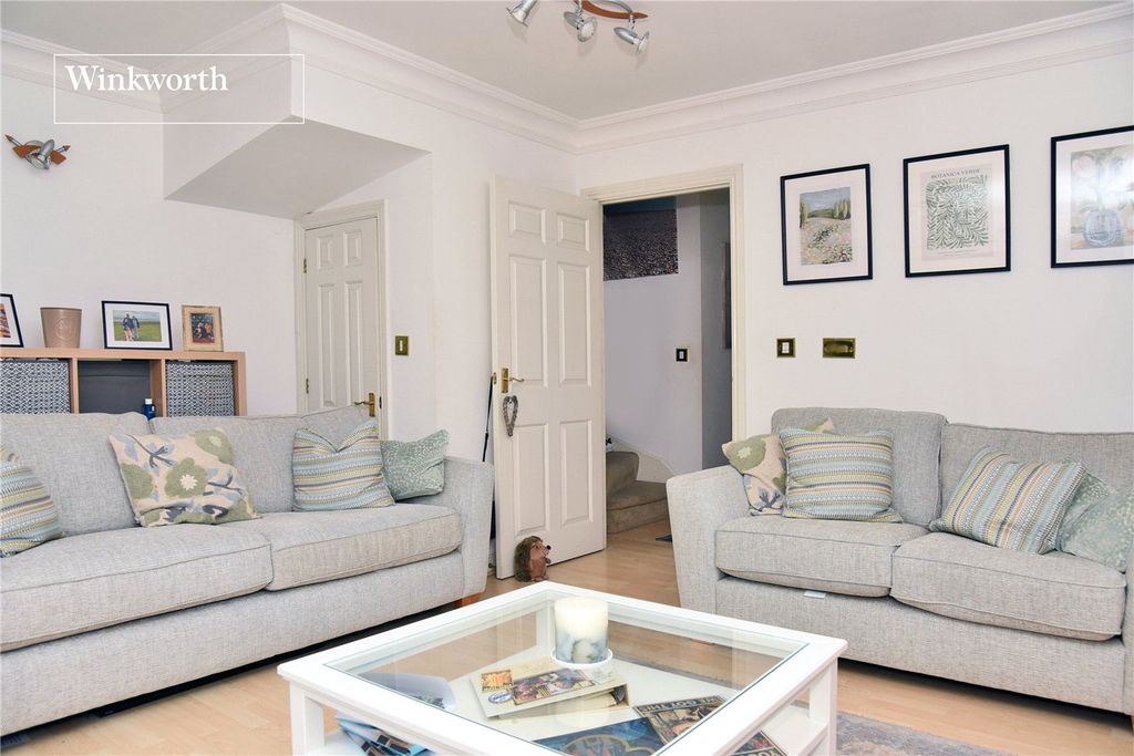 Additional image 6 of 3 bed semi-detached house for saleLower Green Gardens, Worcester Park KT4