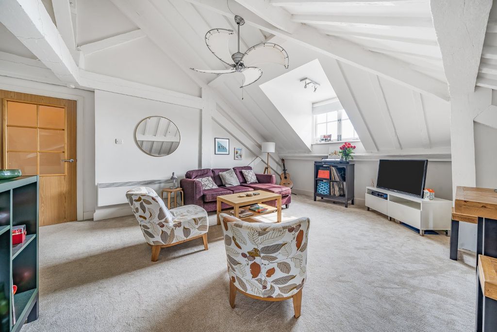 Additional image 4 of 2 bed flat for saleGunwharf Quays, Portsmouth PO1