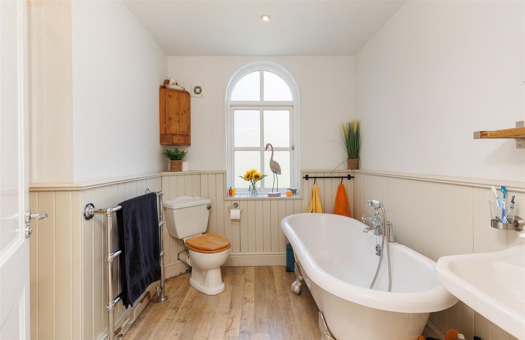 Additional image 19 of 6 bed detached house for saleCarisbrooke, Isle Of Wight PO30