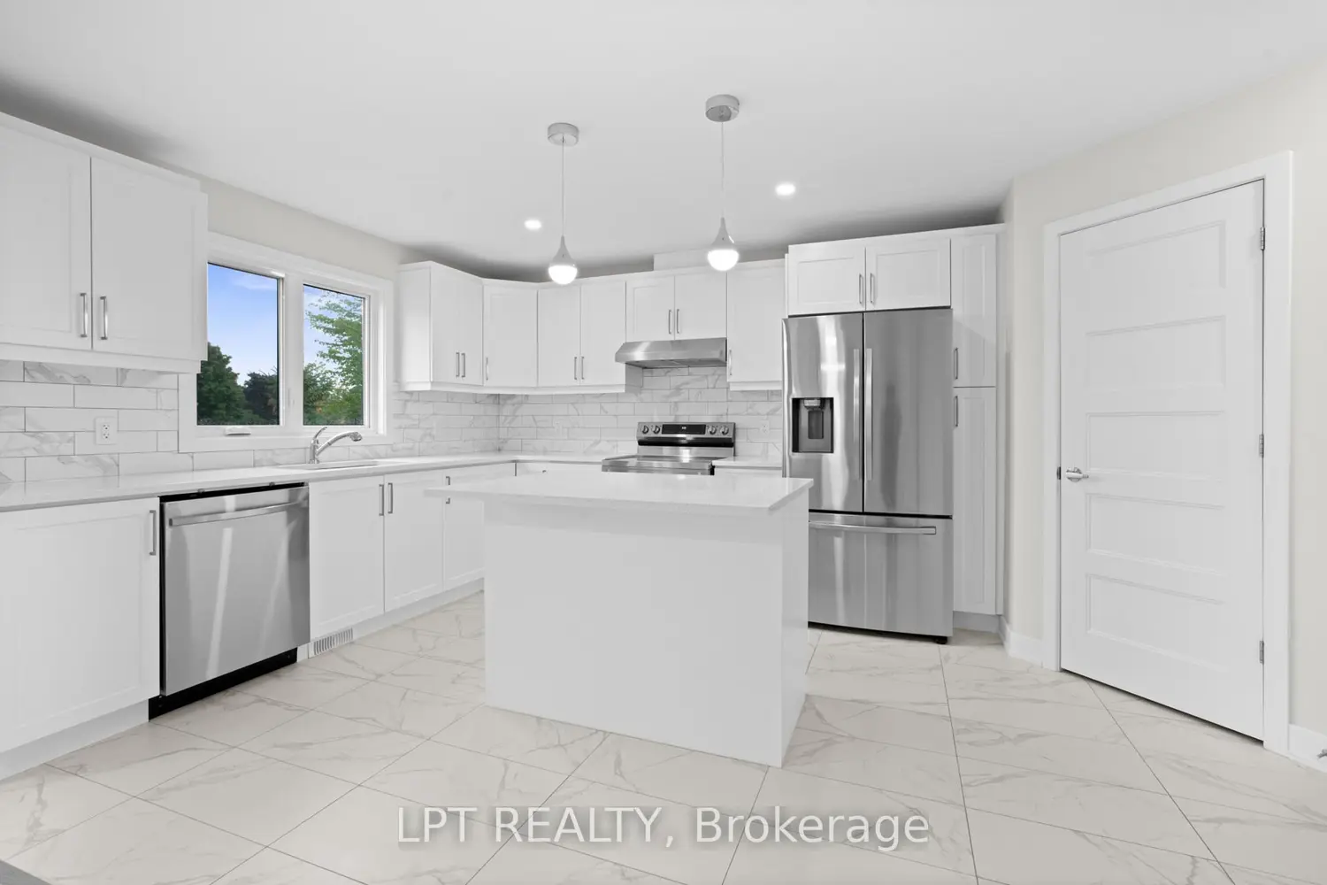 Additional image 12 of 75 Chateauguay Street