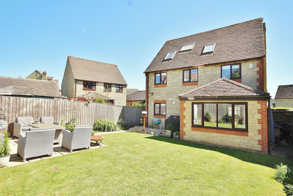 Additional image 20 of 6 bed detached house for saleSherbourne Road, Witney OX28