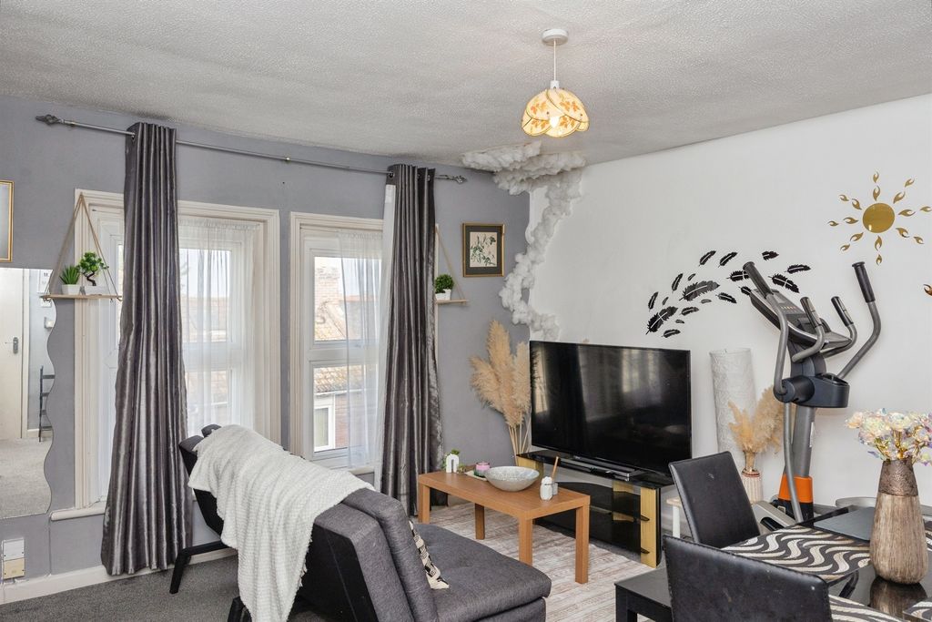 Additional image 3 of 1 bed flat for saleTwyford Avenue, Portsmouth PO2