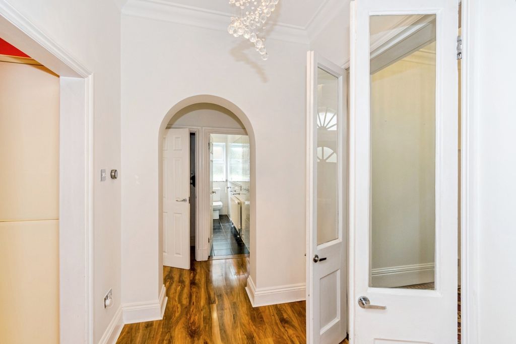 Additional image 12 of 2 bed flat for saleThe Avenue, Southampton, Hampshire SO17