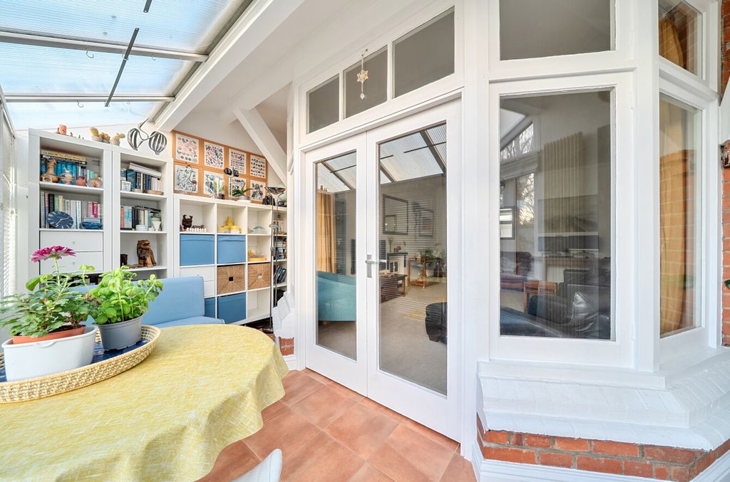 Additional image 12 of 2 bed maisonette for saleMurdoch Road, Wokingham, Berkshire RG40