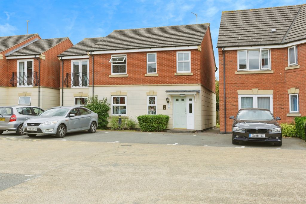 Additional image 2 of 2 bed flat for saleLoughland Close, Blaby, Leicester LE8