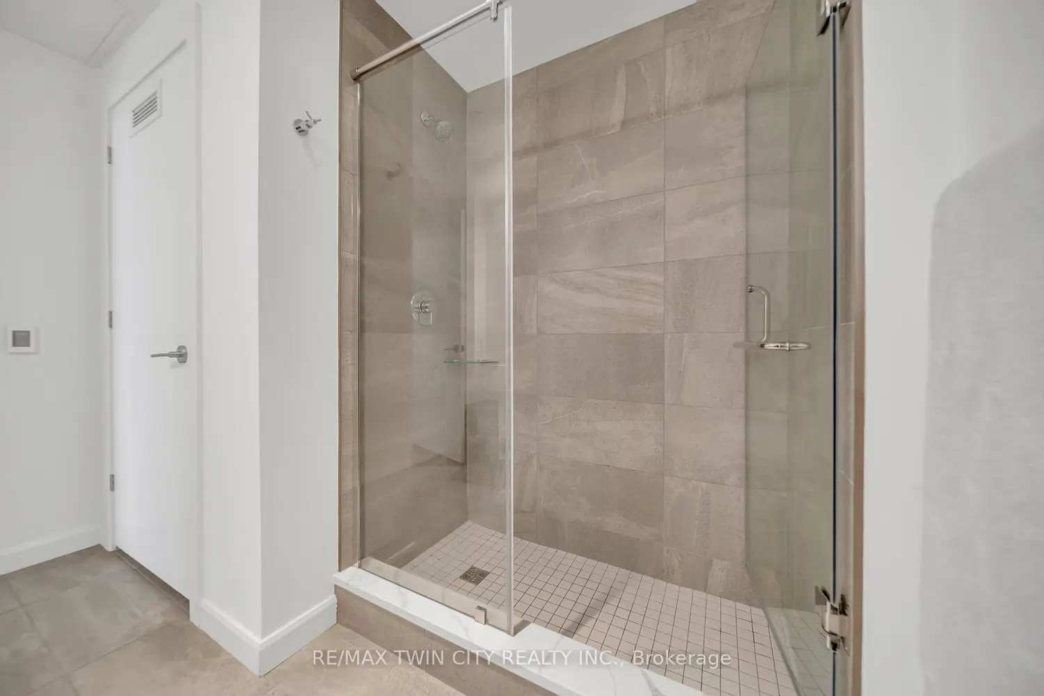 Additional image 12 of 741 King Street 906