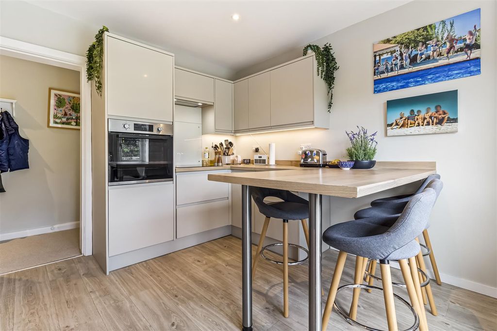 Additional image 8 of 2 bed flat for saleMarine Drive, Goring, Worthing BN12