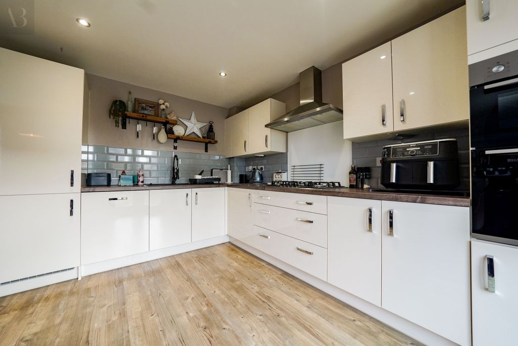 Additional image 7 of 4 bed detached house for saleGee Avenue, Hugglescote, Coalville, Leicestershire LE67