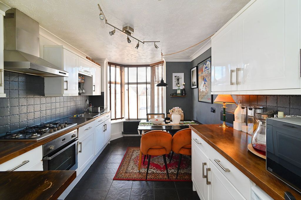 Additional image 3 of 3 bed flat for saleOxford Street, Whitstable CT5
