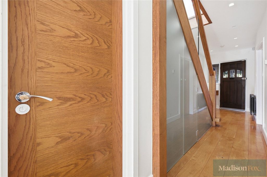 Additional image 18 of 5 bed detached house for saleWoodland Way, Woodford Green IG8