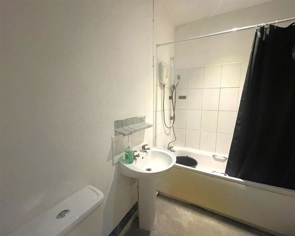 Additional image 4 of 2 bed flat for saleLondon Road, Portsmouth PO2