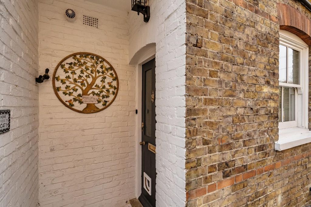 Additional image 17 of 2 bed maisonette for saleDorset Road, Windsor SL4