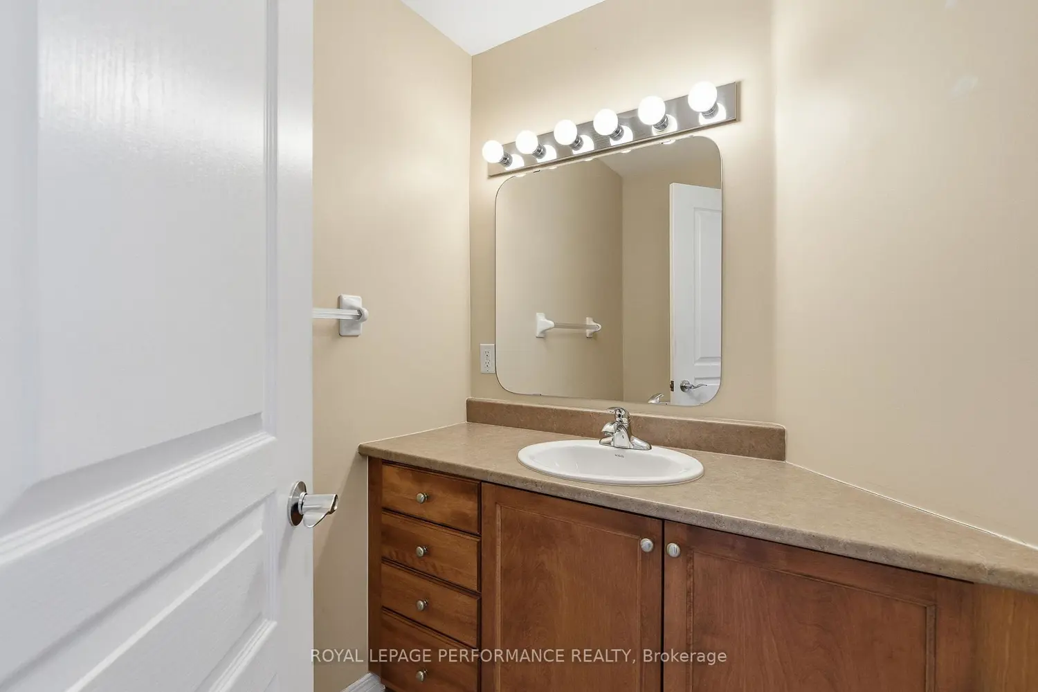 Additional image 8 of 955 Beauparc Private 411