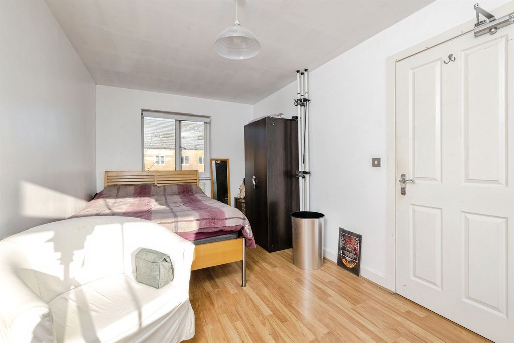 Additional image 5 of 4 bed semi-detached house for saleHaddonian Road, Market Harborough LE16