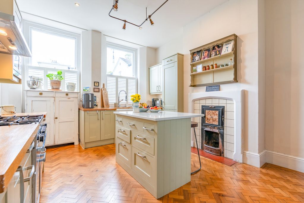 Additional image 7 of 4 bed semi-detached house for saleHeron Lodge, London Road, Worcester WR5