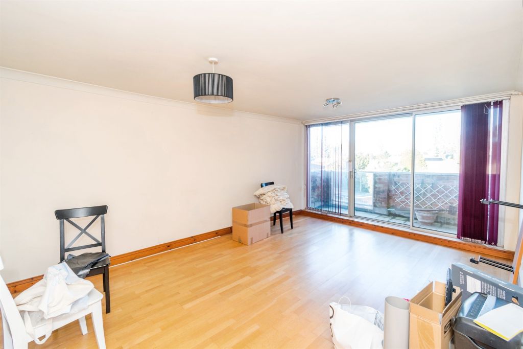 2 bed flat for saleTalbot Close, Southampton SO16 photo 2