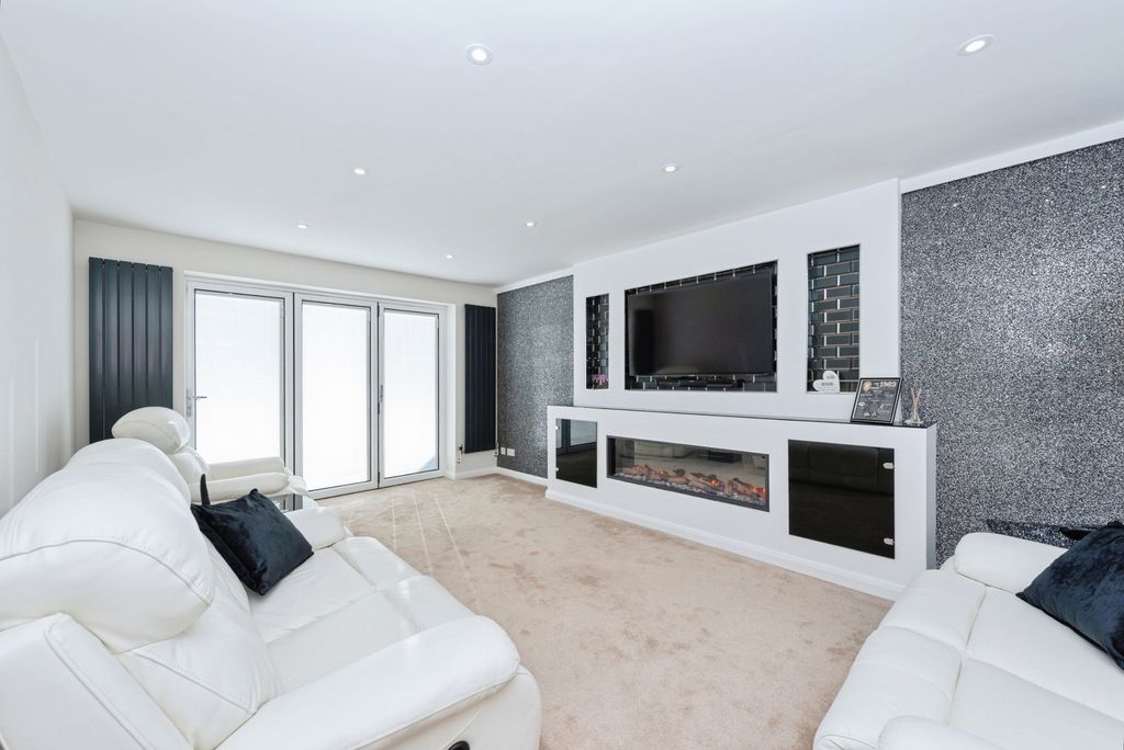 Additional image 4 of 4 bed bungalow for saleGrafton Road, Worcester Park, Surrey KT4