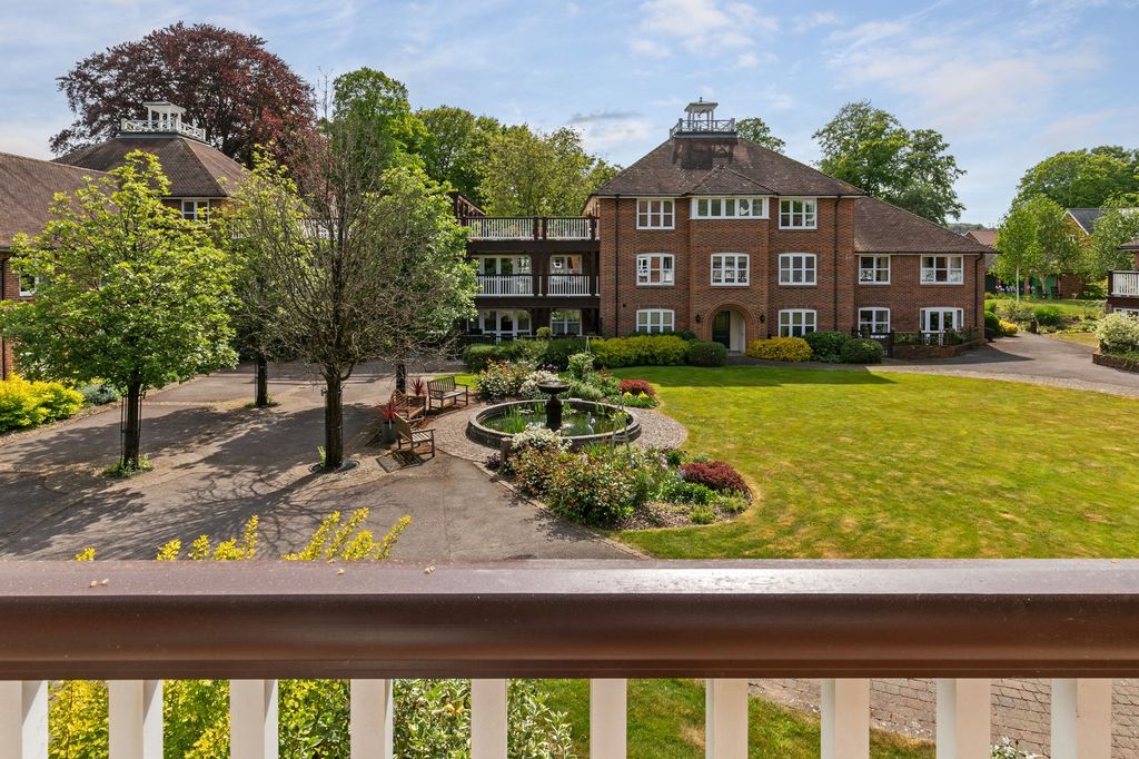 Additional image 4 of 2 bed flat for saleWyke Mark, Winchester SO22