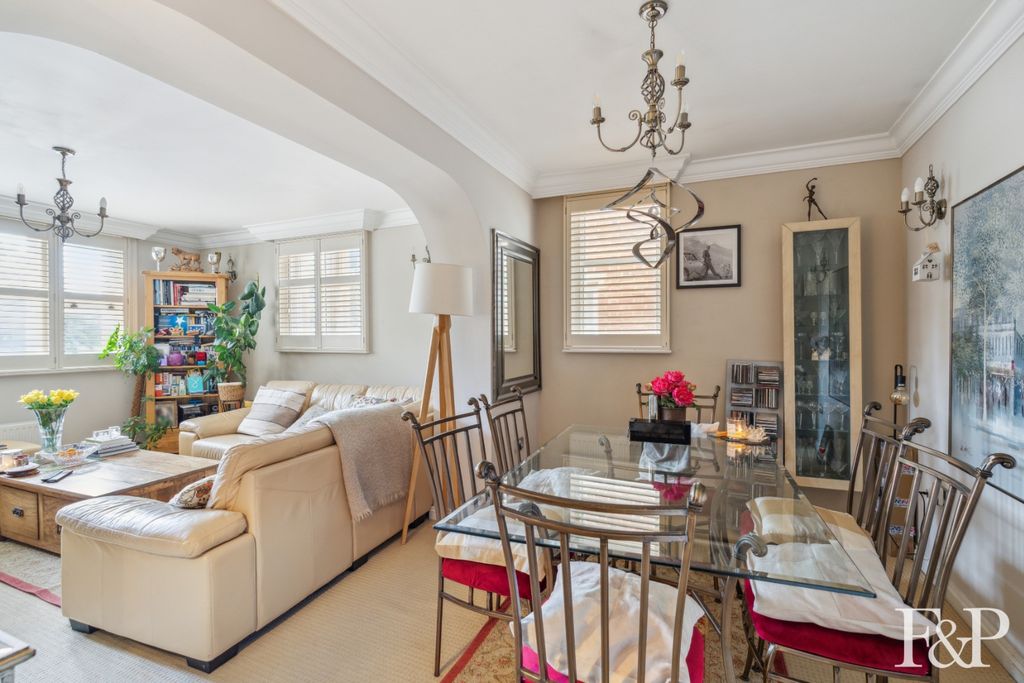 Additional image 8 of 2 bed flat for saleLongbourn, Windsor SL4