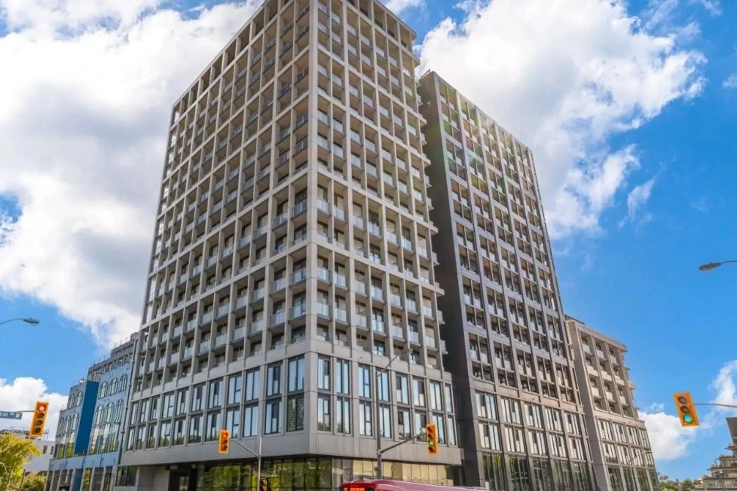 2020 Bathurst Street 210