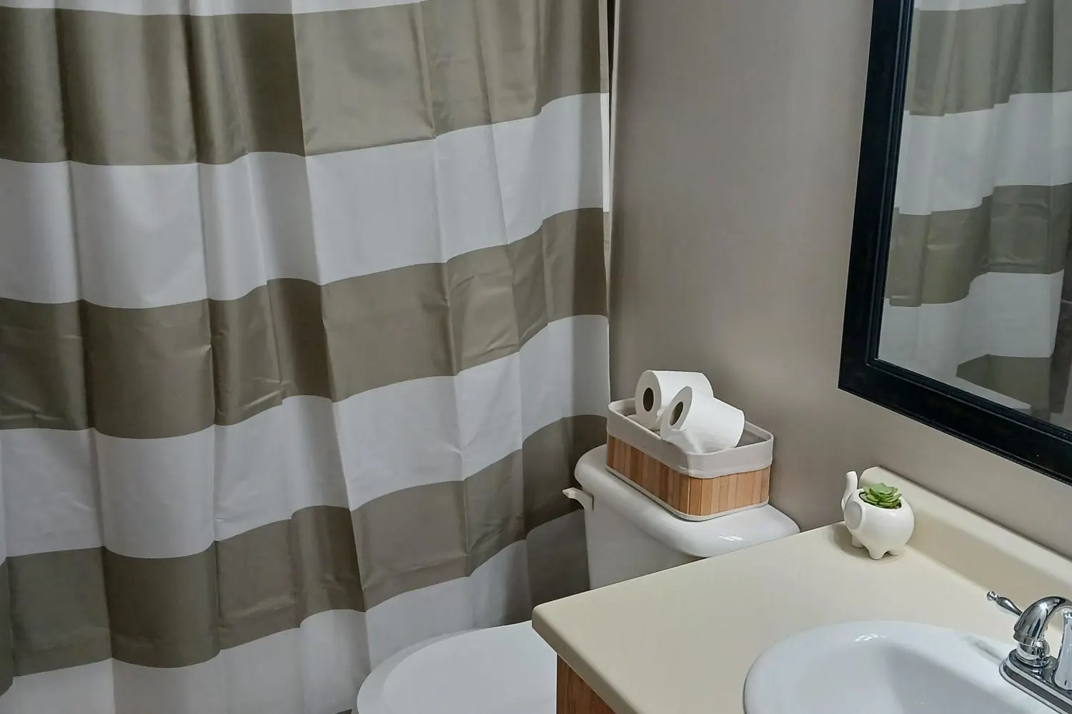 Additional image 8 of 302 Vine Street 31
