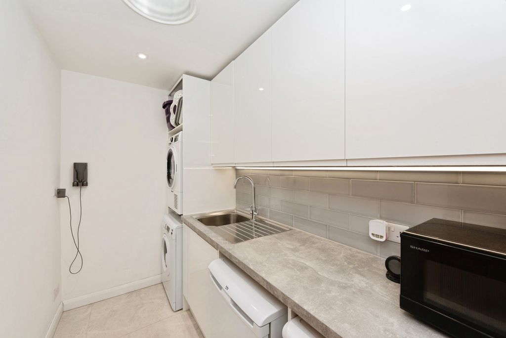 Additional image 17 of 4 bed bungalow for saleGrafton Road, Worcester Park, Surrey KT4