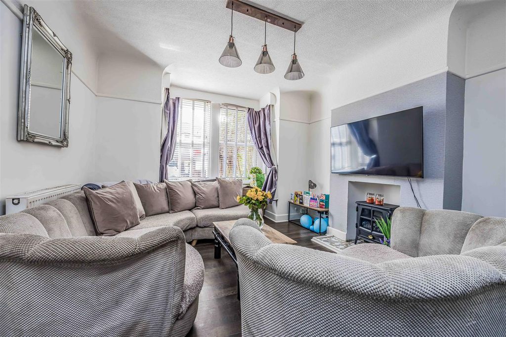 Additional image 5 of 3 bed property for saleHayling Avenue, Portsmouth PO3