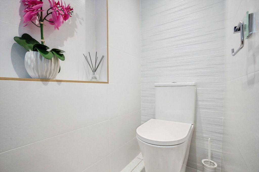 Additional image 41 of 4 bed detached house for saleHough Green Road, Widnes WA8