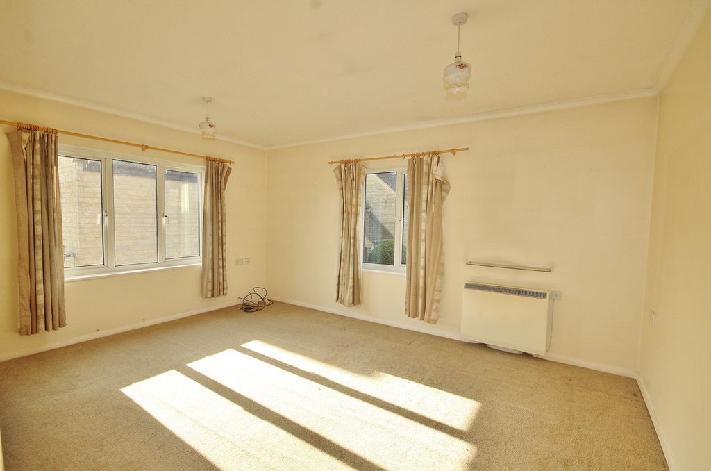 Additional image 2 of 2 bed flat for saleRiverside Gardens, Witney OX28