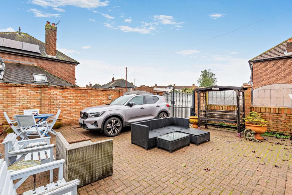 Additional image 30 of 4 bed detached house for saleClockhouse Lane, Ashford TW15