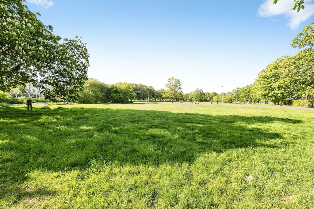 Additional image 17 of 3 bed flat for saleJohnston Road, Woodford Green IG8