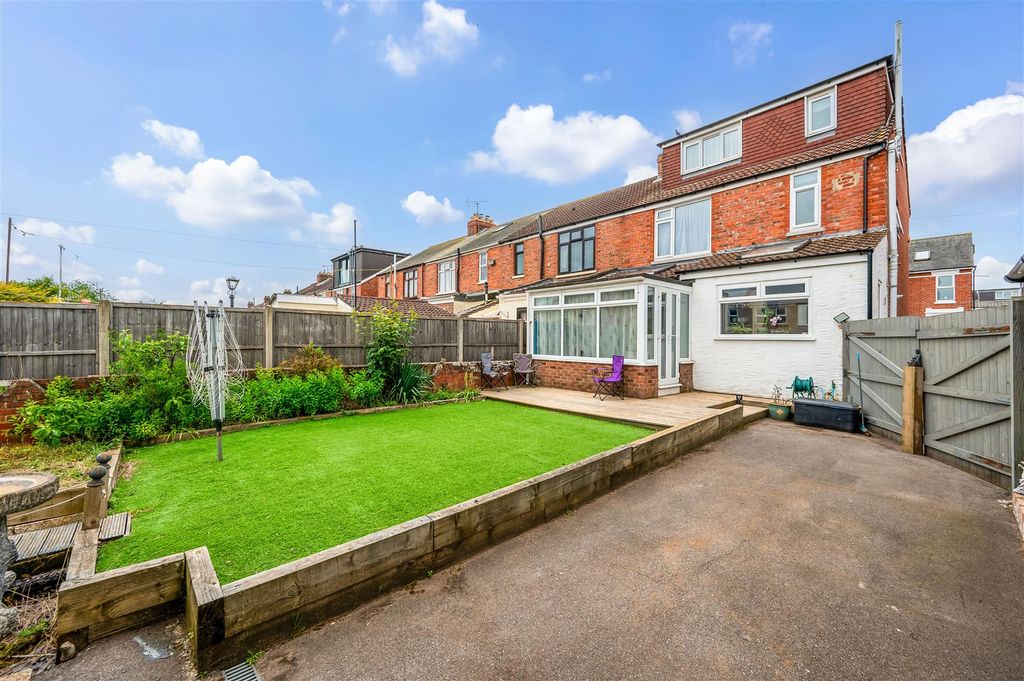 Additional image 12 of 4 bed end terrace house for saleMadeira Road, Portsmouth PO2