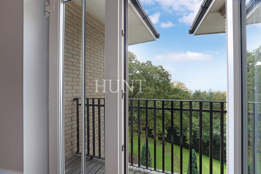 Additional image 25 of 4 bed flat for saleThe Manor, Repton Park, Woodford Green, Essex IG8
