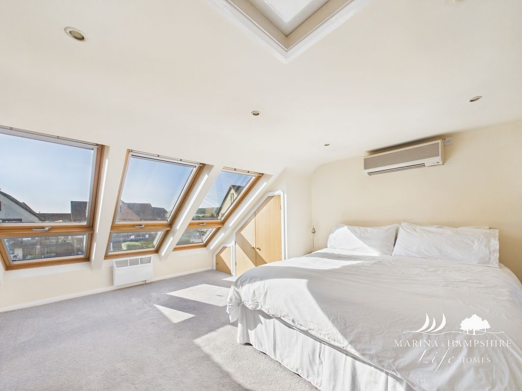 Additional image 3 of 4 bed town house for saleNewlyn Way, Port Solent PO6