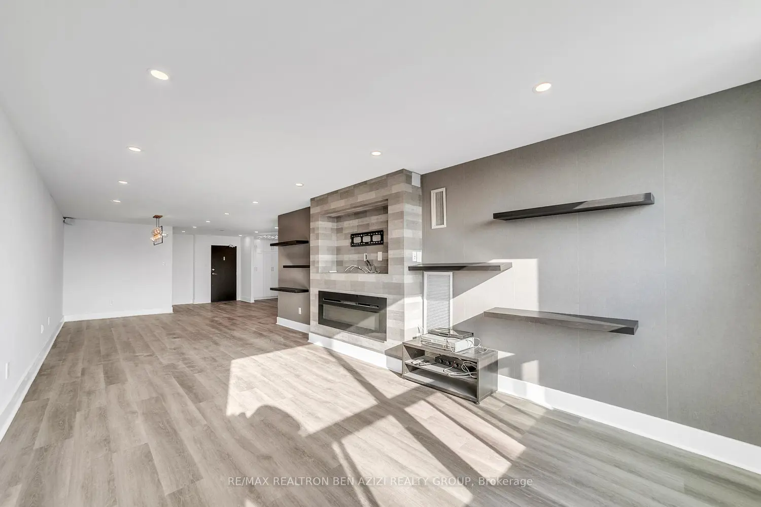 Additional image 7 of 33 Elmhurst Avenue 1904