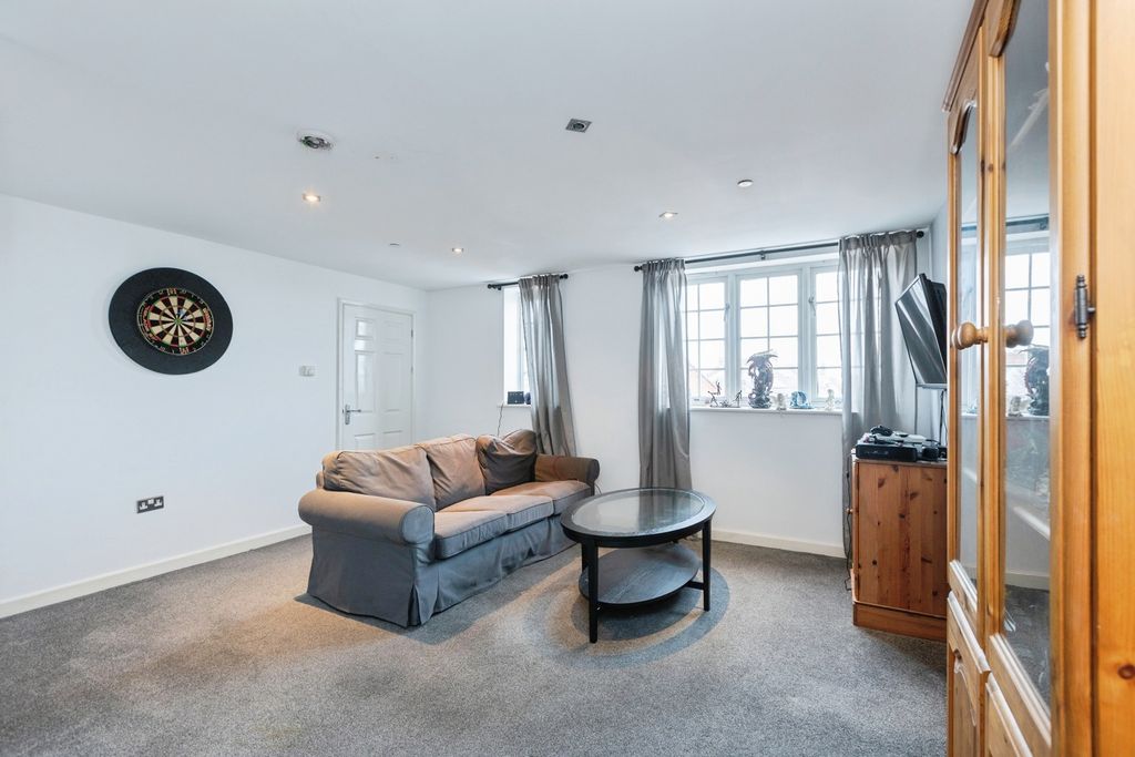 Additional image 4 of 2 bed flat for saleShilton Road, Barwell, Leicestershire LE9
