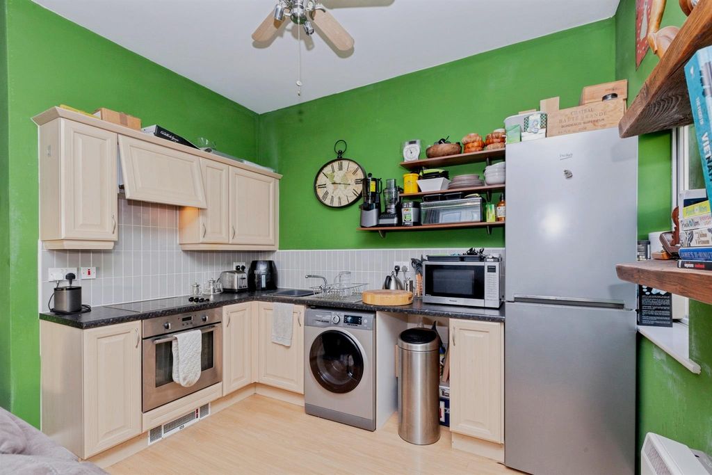 Additional image 9 of 2 bed flat for saleLoughland Close, Blaby, Leicester LE8
