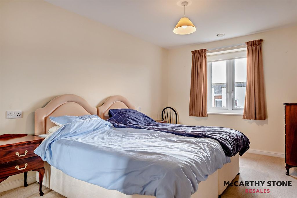 Additional image 12 of 2 bed flat for saleSomers Brook Court, Newport, Isle Of Wight PO30