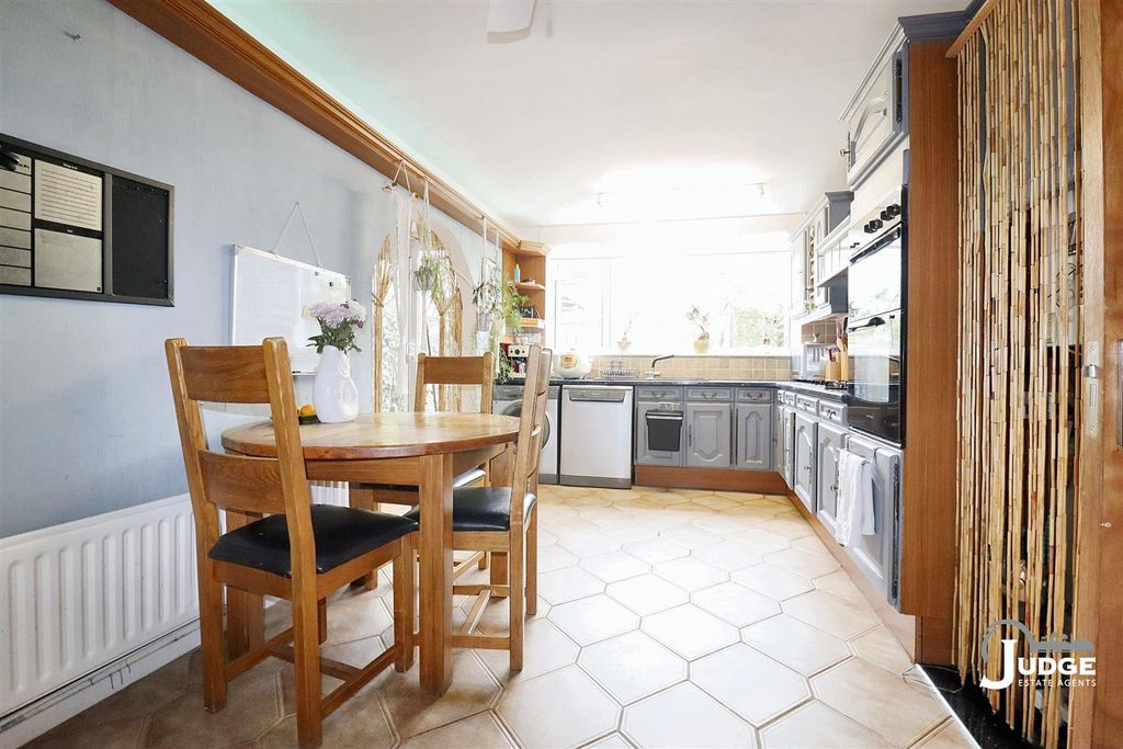 Additional image 10 of 3 bed semi-detached house for saleLedwell Drive, Glenfield, Leicester LE3