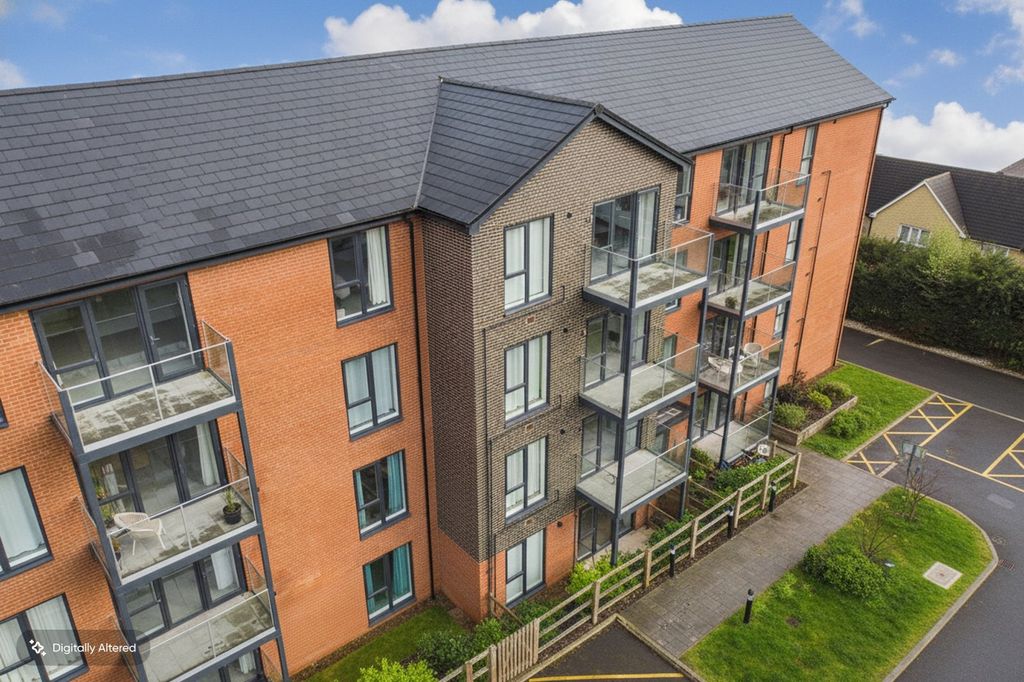 Additional image 10 of 3 bed flat for saleWellington Road, Wokingham, Berkshire RG40