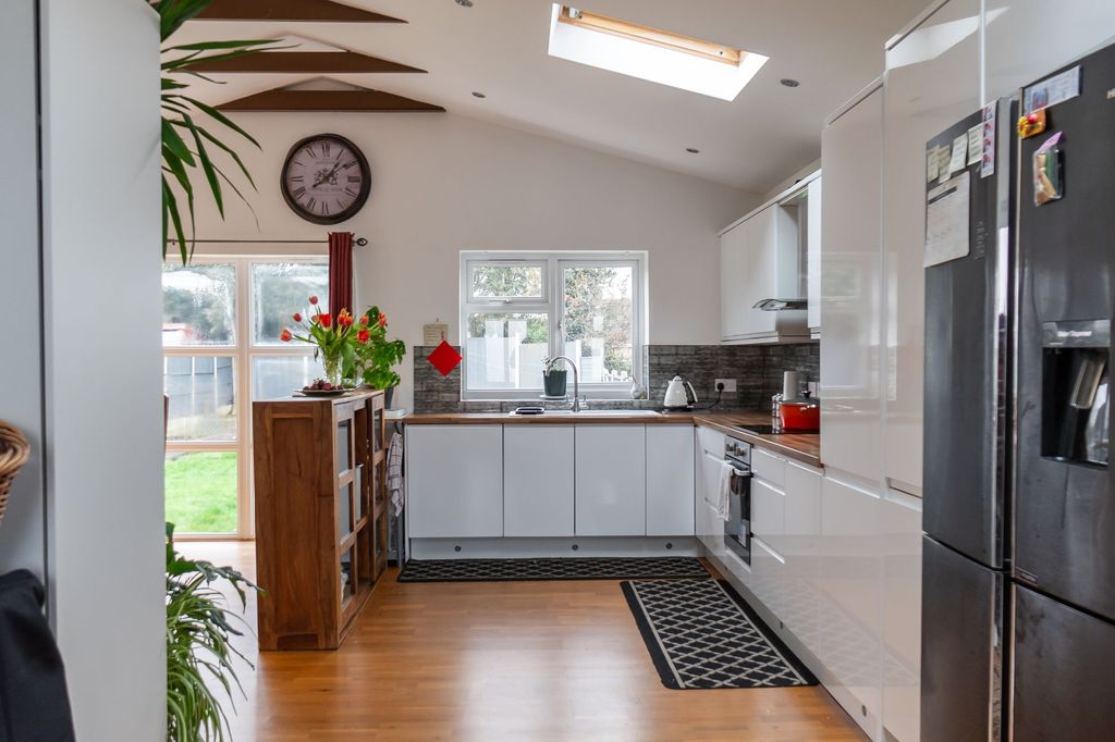Additional image 3 of 4 bed semi-detached house for saleHigh Leys Drive, Oadby LE2