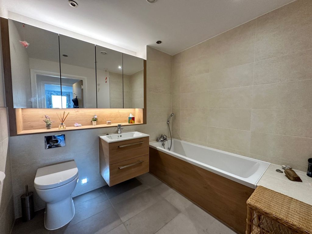 Additional image 6 of 2 bed flat for saleHelston Lane, Windsor, Berkshire SL4